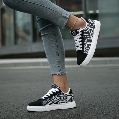 🔥Last Day Promotion 50% OFF - Women's Trendy Comfortable Graffiti Print Orthopedic Sneakers