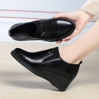 🔥Last Day Promotion 50% OFF - Women's Solid-Colour Fashion Wedge Orthopaedic Leather Shoes