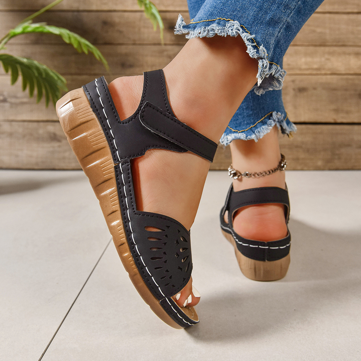🔥Last Day Promotion 50% OFF - Women's Comfort Thick Sole Orthopaedic Sandals