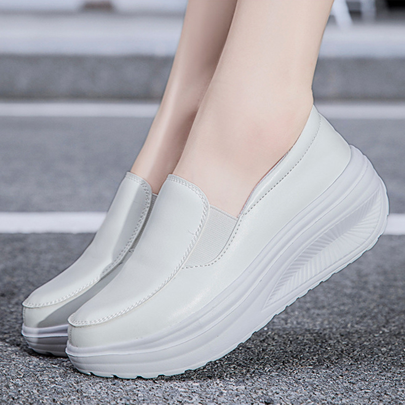 🔥Last Day Promotion 50% OFF - Women's Comfortable Chunky-Soled Wedge Casual Shoes