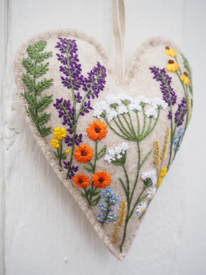 Hanging Heart Embroidery Kit - BUY 2 FREE SHIPPING
