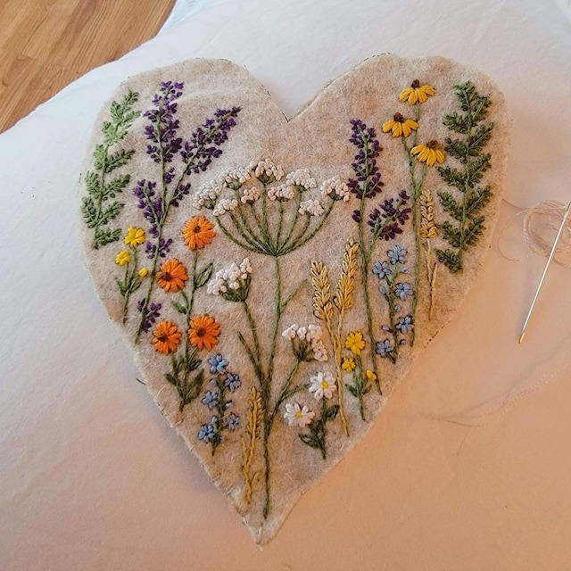 Hanging Heart Embroidery Kit - BUY 2 FREE SHIPPING