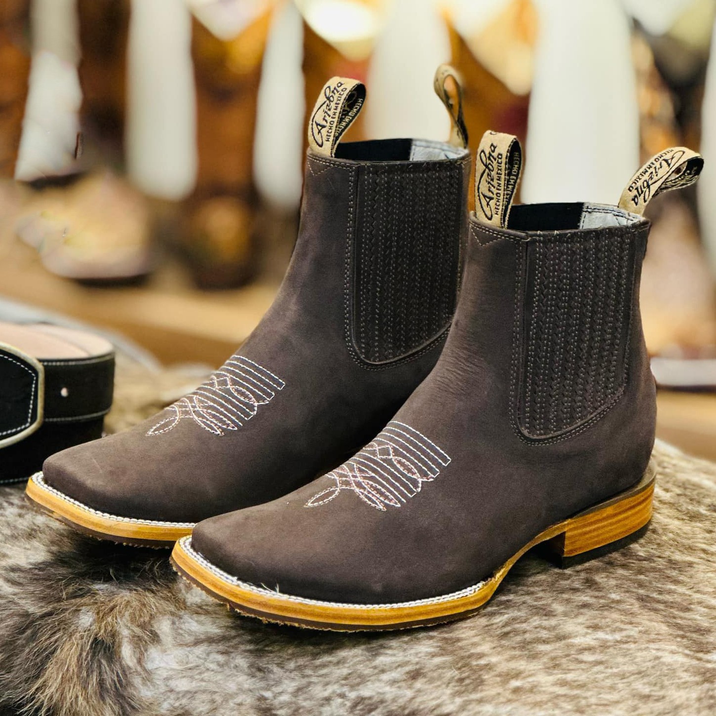2025Embroidered Sleeve Chelsea Martin Boots Western Men's Ankle Boots