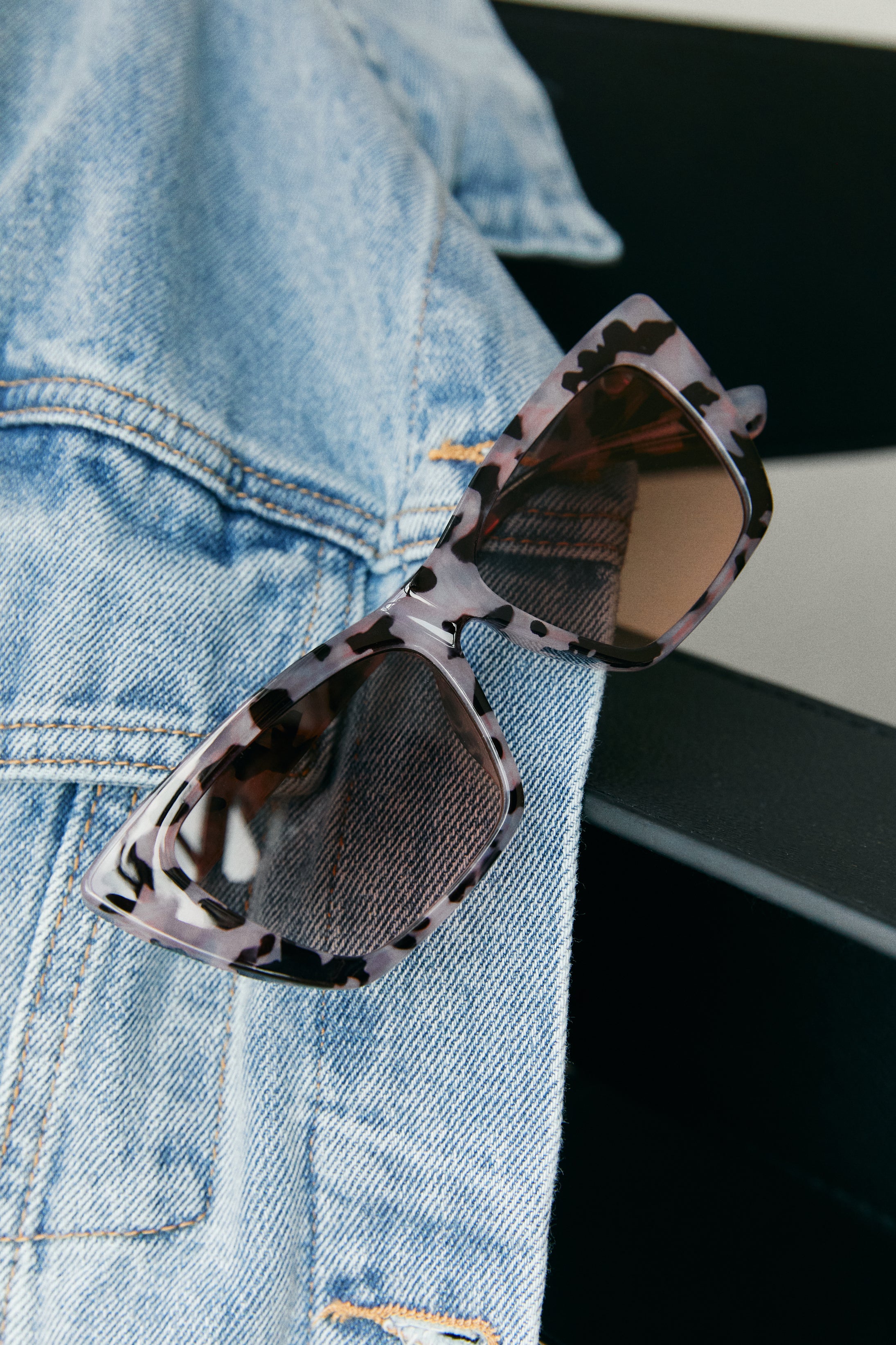Weekend Mode - Tortoise-Laseno.All Rights Reserved.