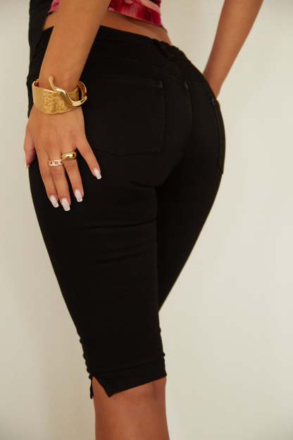 Stefania Capri Pant - Black-Laseno.All Rights Reserved.