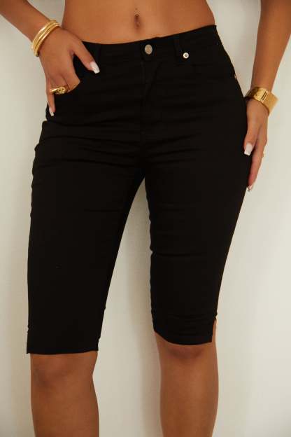 Stefania Capri Pant - Black-Laseno.All Rights Reserved.