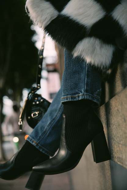 Perfect Night Block Heel Ankle Boots - Black-Laseno.All Rights Reserved.