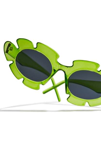 Weekend Flirt Unique Standout Frame Sunglasses - Green-Laseno.All Rights Reserved.