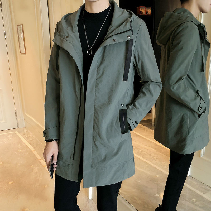 Trendiger, lockerer Windbreaker im neuen Stil