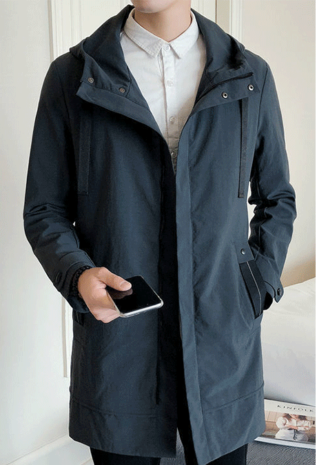 Trendiger, lockerer Windbreaker im neuen Stil