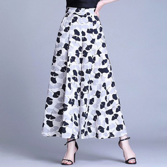 Drapierte Culotte mit hoher Taille und weitem Bein