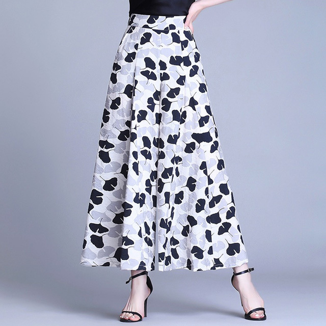 Drapierte Culotte mit hoher Taille und weitem Bein