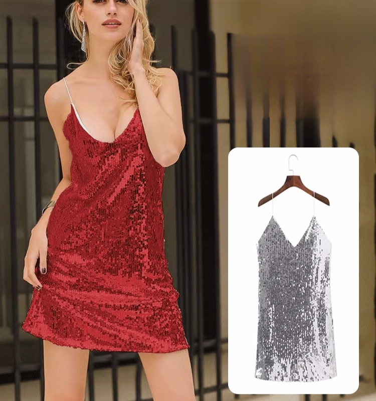 Paillettenbesetzter Strapsrock mit V-Ausschnitt