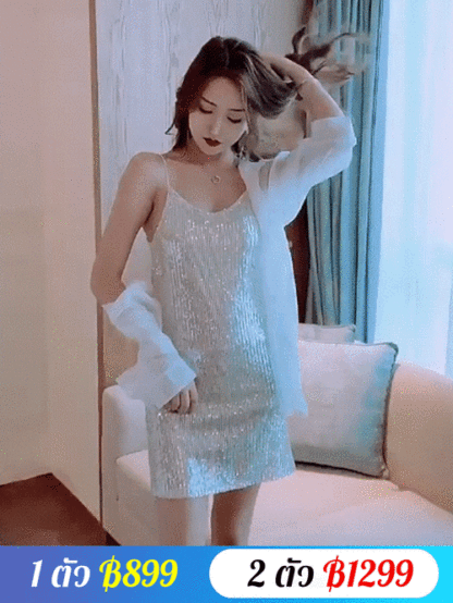 Paillettenbesetzter Strapsrock mit V-Ausschnitt