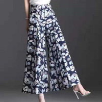 Drapierte Culotte mit hoher Taille und weitem Bein