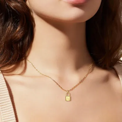 Collier Initiale Cadenas en Acier Inoxydable 