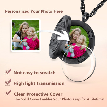 Collier Médaillon Personnalisé avec Photo Gravée Détail