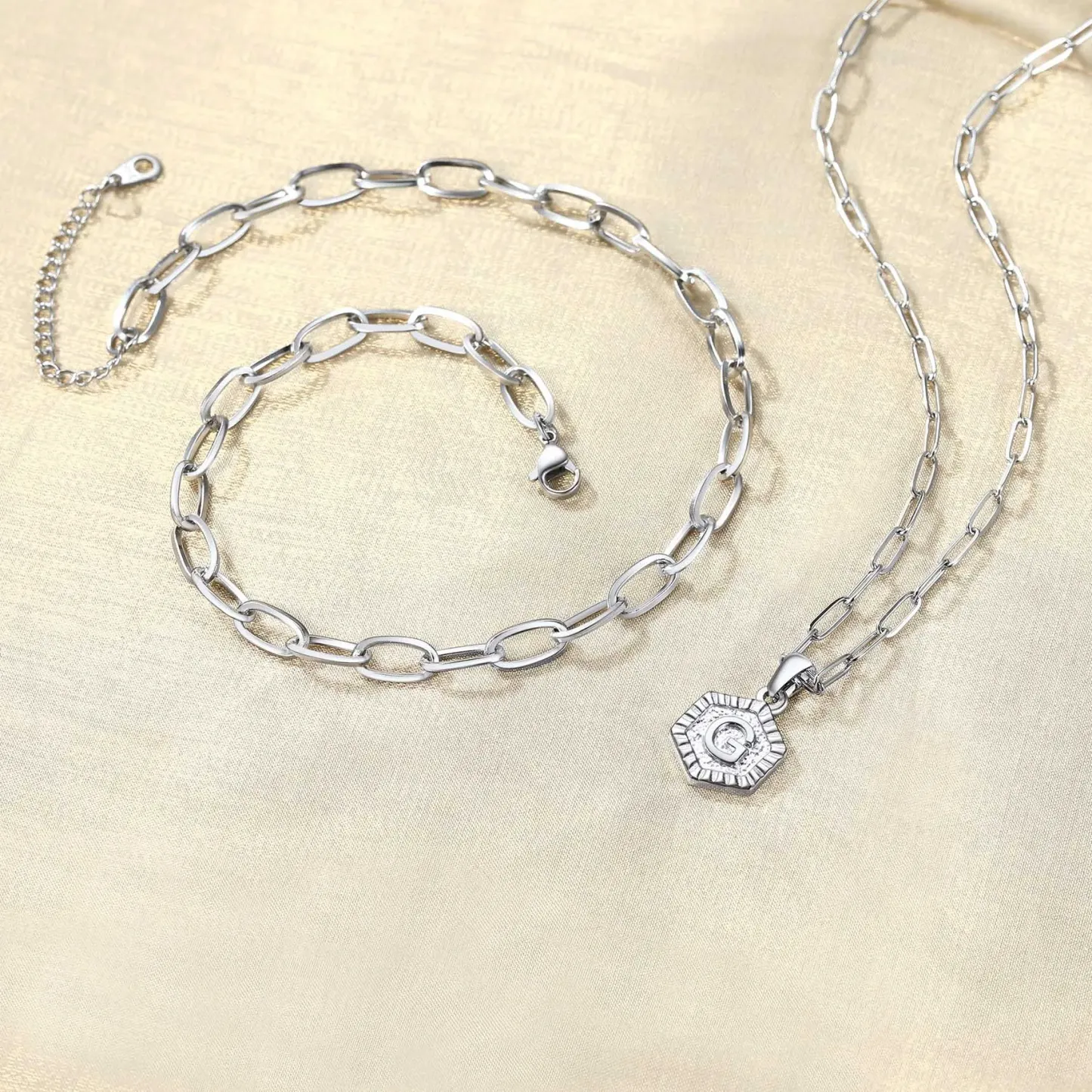 Colliers en Couche de 18K Or Initiales avec Chaîne Trousse-papiers Argenté