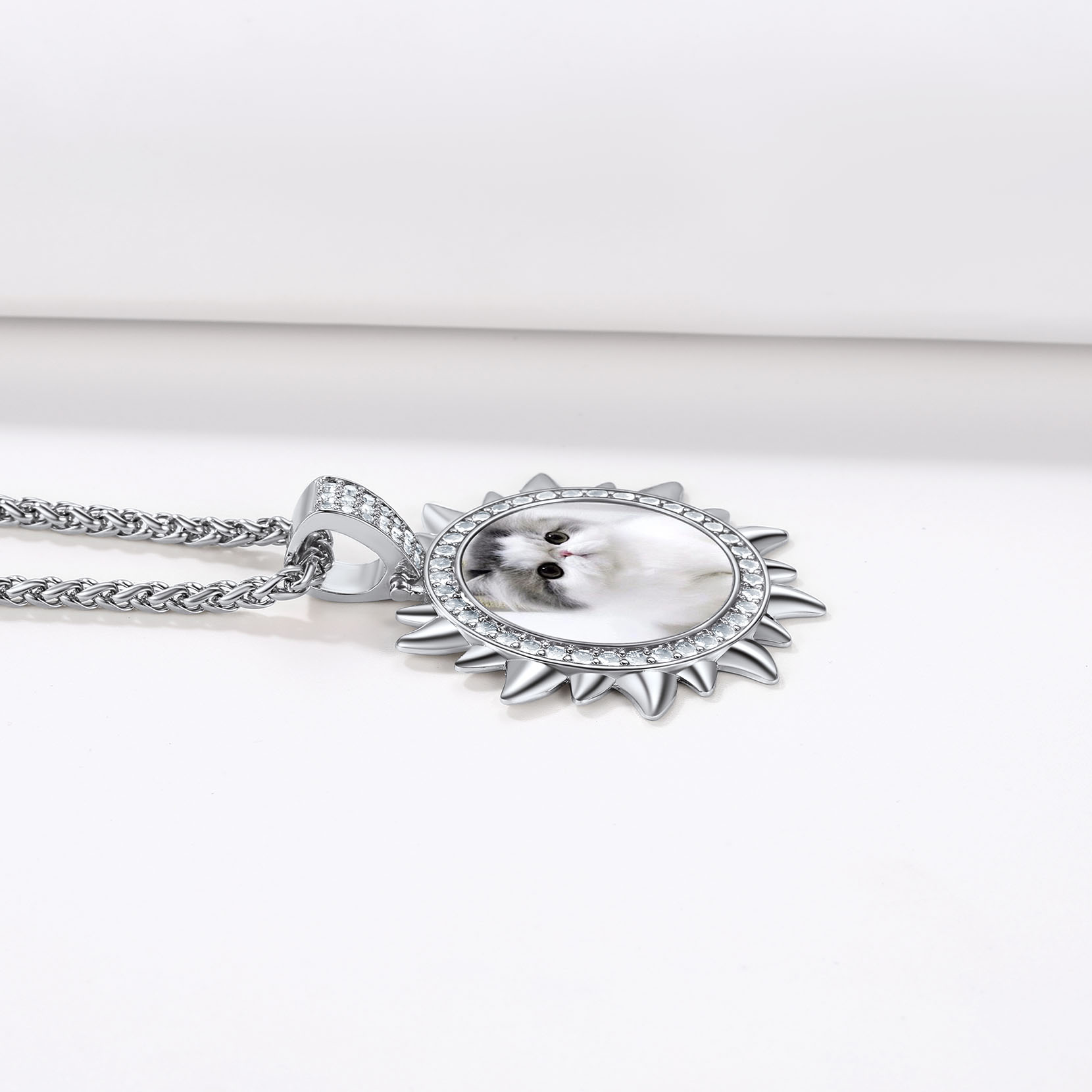 Collier Médaillon Personnalisé Soleil avec Photo  Scène