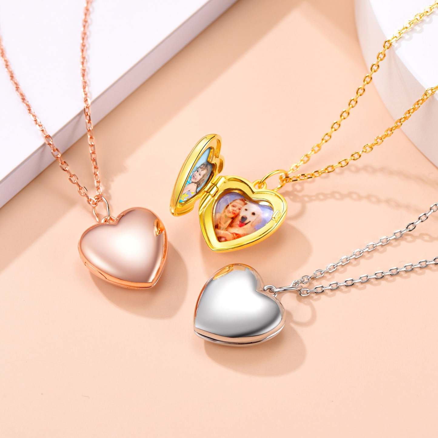 Collier Médaillon Cœur Gravé avec 2 Photos pour Femmes Collection