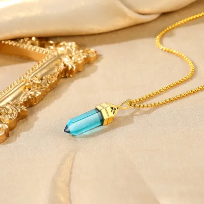 Collier Pendentif en Cristal Hexagonal avec Pierre de Naissance Scène