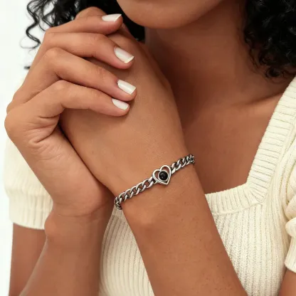 Bracelet Chaîne Personnalisé avec Cœur et Photo en Projection