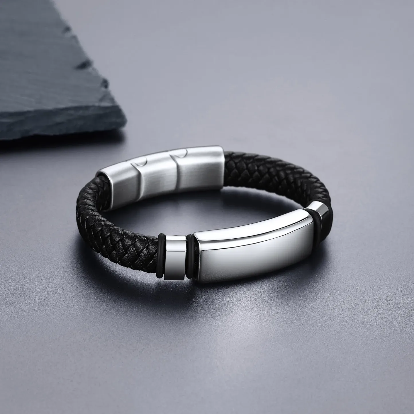 Bracelet en Cuir Tressé Personnalisé avec Plaque d'Identification Gravée pour Homme Argenté