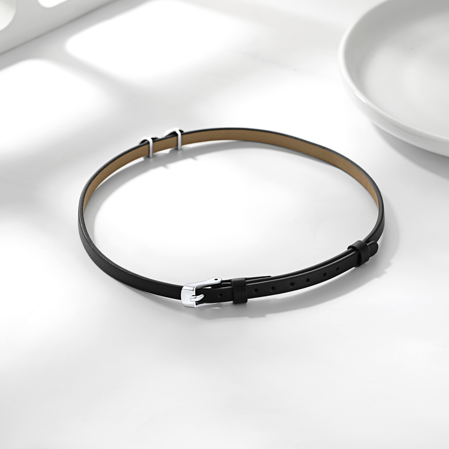 Collier Ras-de-Cou en Cuir Gravé pour Femme