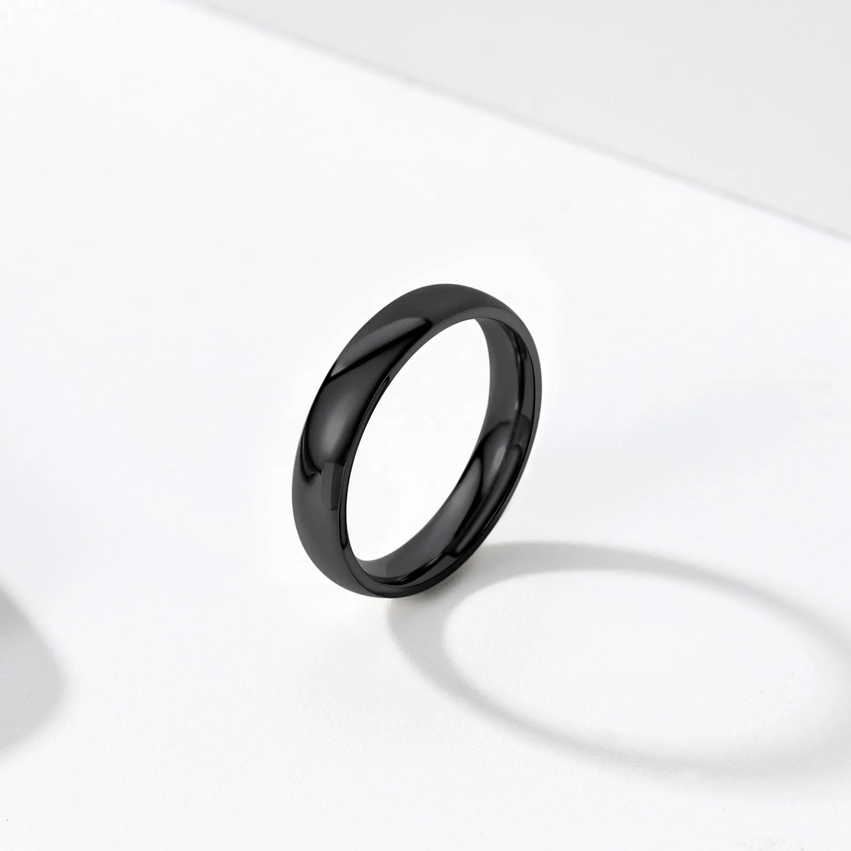 Bague Simple Personnalisée en Acier Inoxydable pour Mariage Scène
