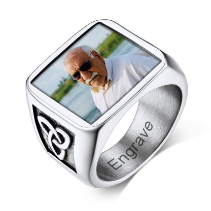 Bague Homme Personnalisée avec Photo et Nœud Celtique Gravé