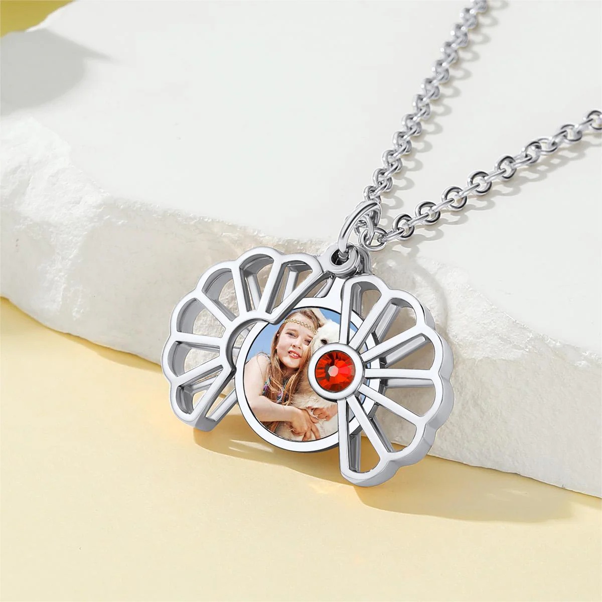 Collier Médaillon avec Pierre de Naissance 