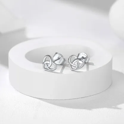 Boucles d’Oreilles Clous Cœur Nœud Celtique en Argent Sterling