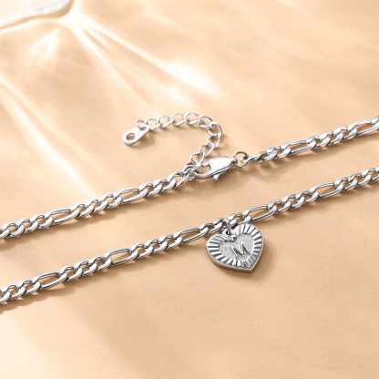 Bracelet de Cheville Chaîne Figaro avec Charm Cœur et Initiale pour Femme