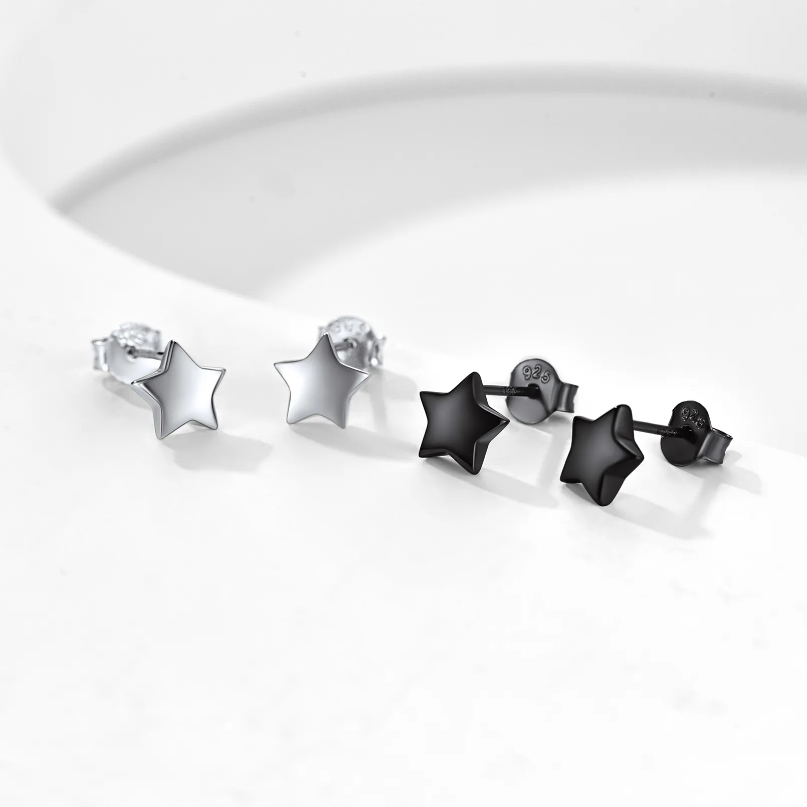 Boucles d'Oreilles Stud Étoileavec Gravure Initiale en Argent 925 pour Femmes