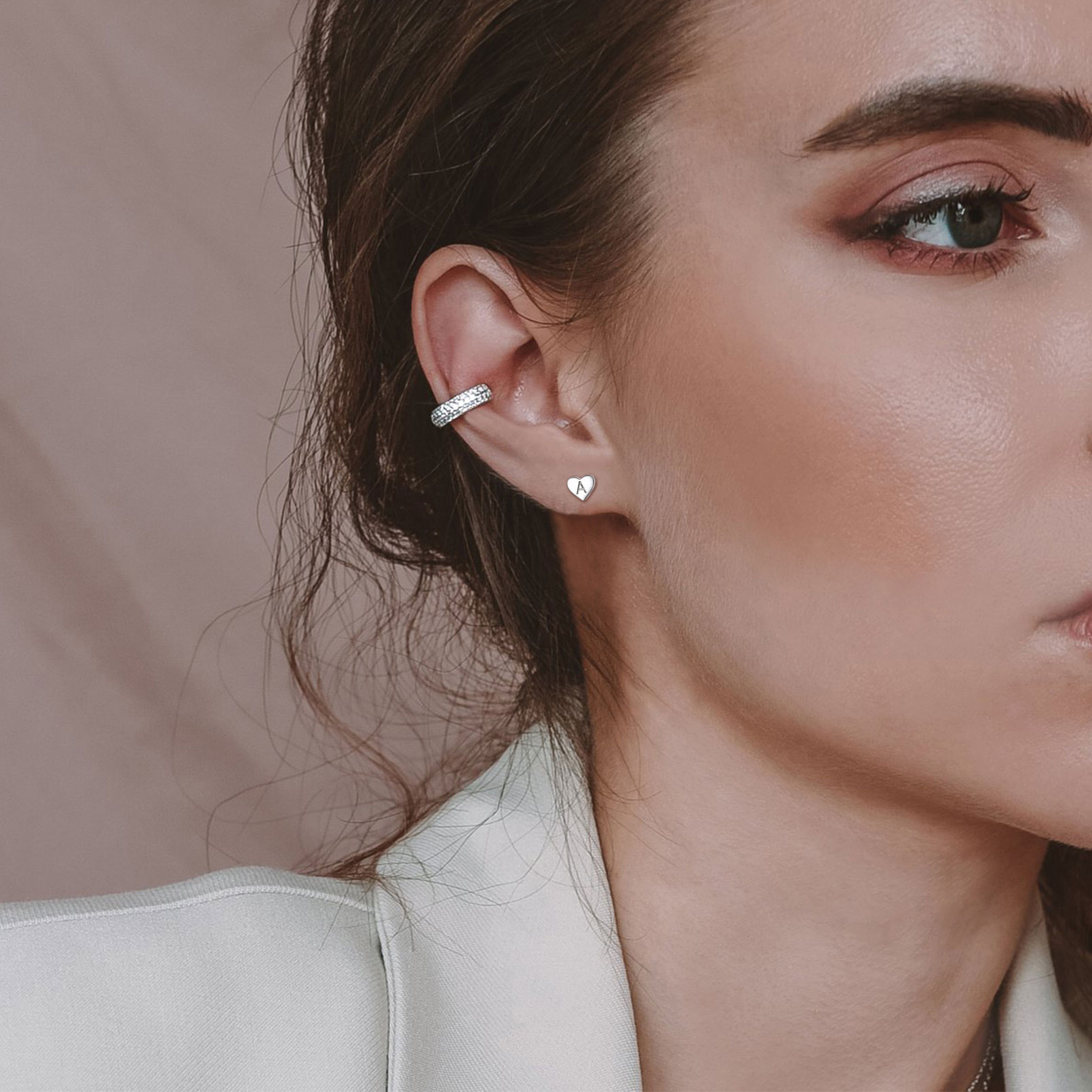 Boucles d’Oreilles Clous Cœur avec Initiale en Argent Sterling 925 pour Femme