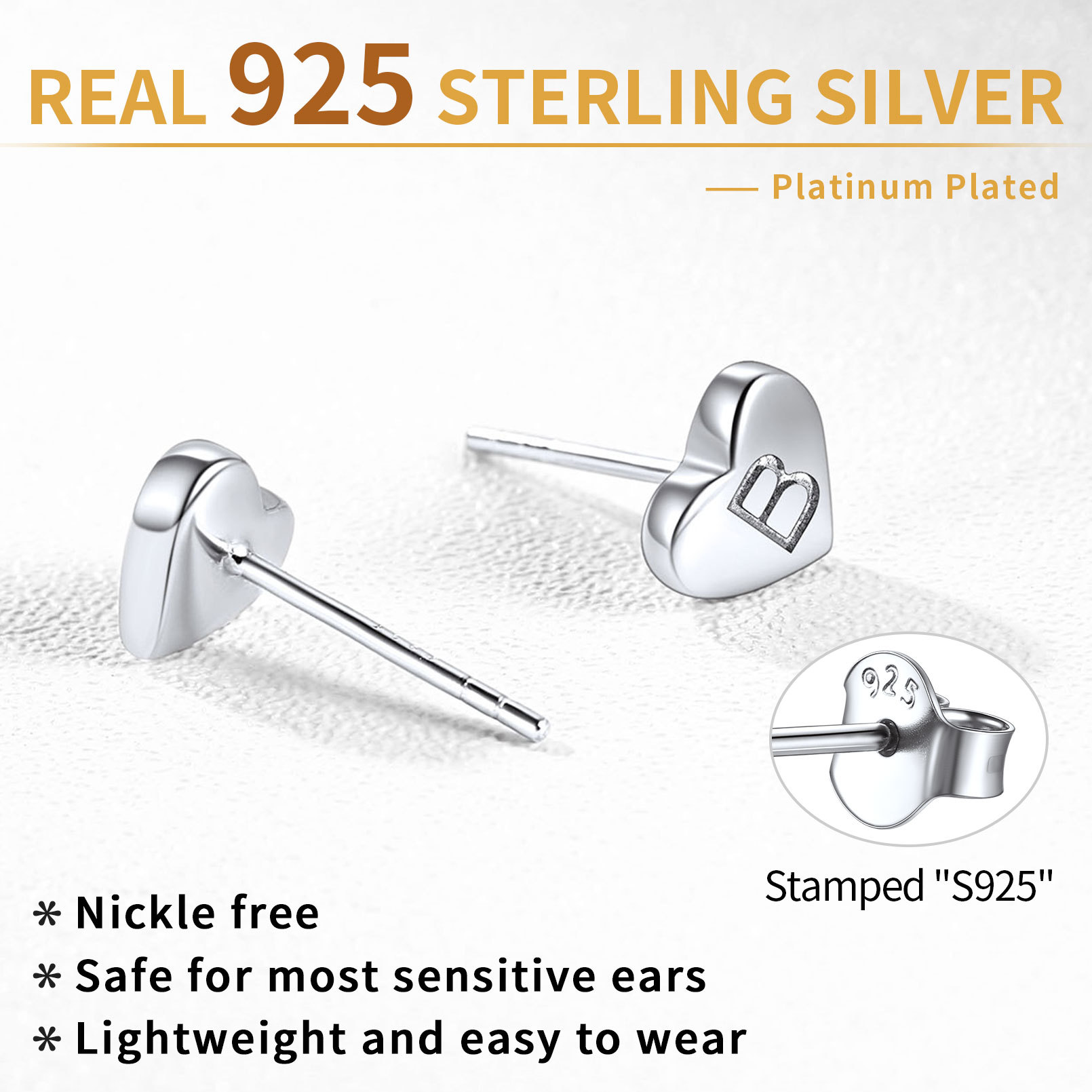 Boucles d’Oreilles Clous Cœur avec Initiale en Argent Sterling 925 Détail