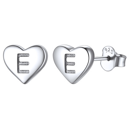 Boucles d’Oreilles Clous Cœur avec Initiale en Argent Sterling 925 E