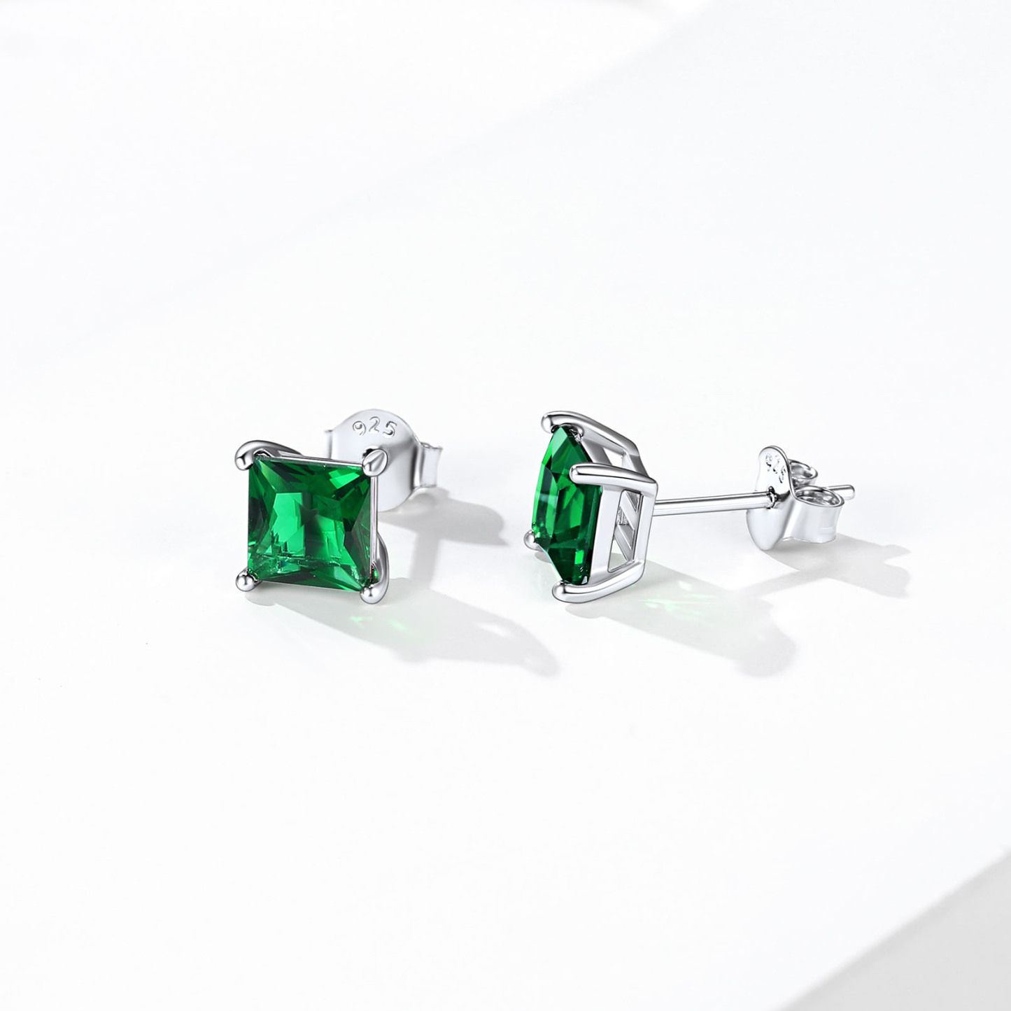 Clous avec Pierre de Naissance