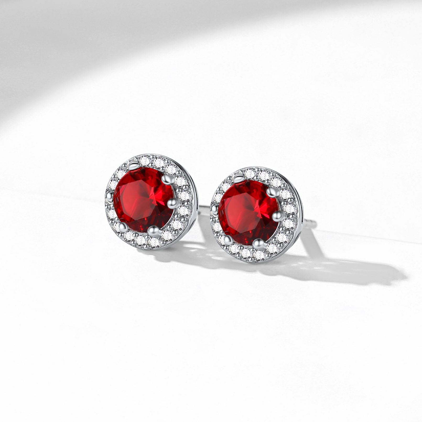 Clous avec Pierre de Naissance