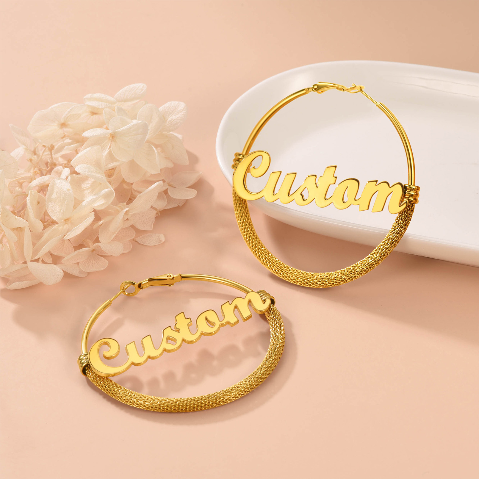 Créoles Tendance Personnalisées avec Nom pour Femmes Or