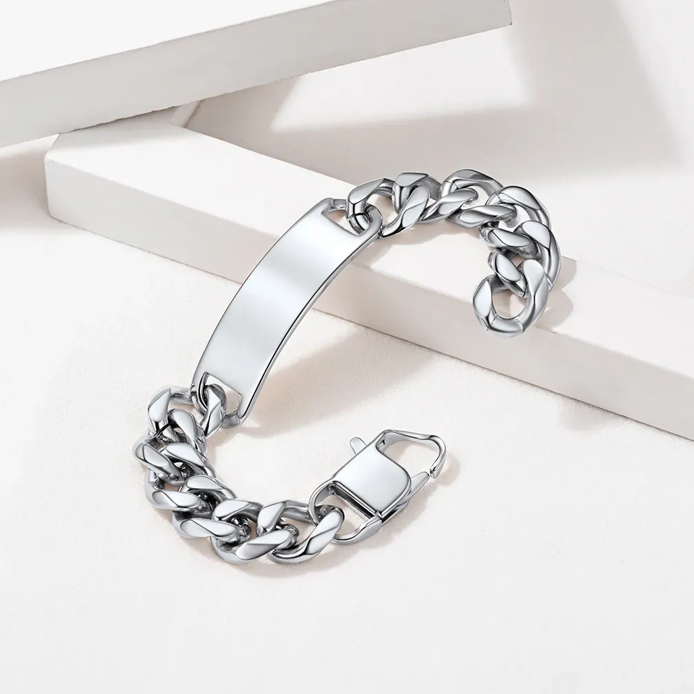 Bracelet Cuban Personnalisé avec Barre Gravée  Scène