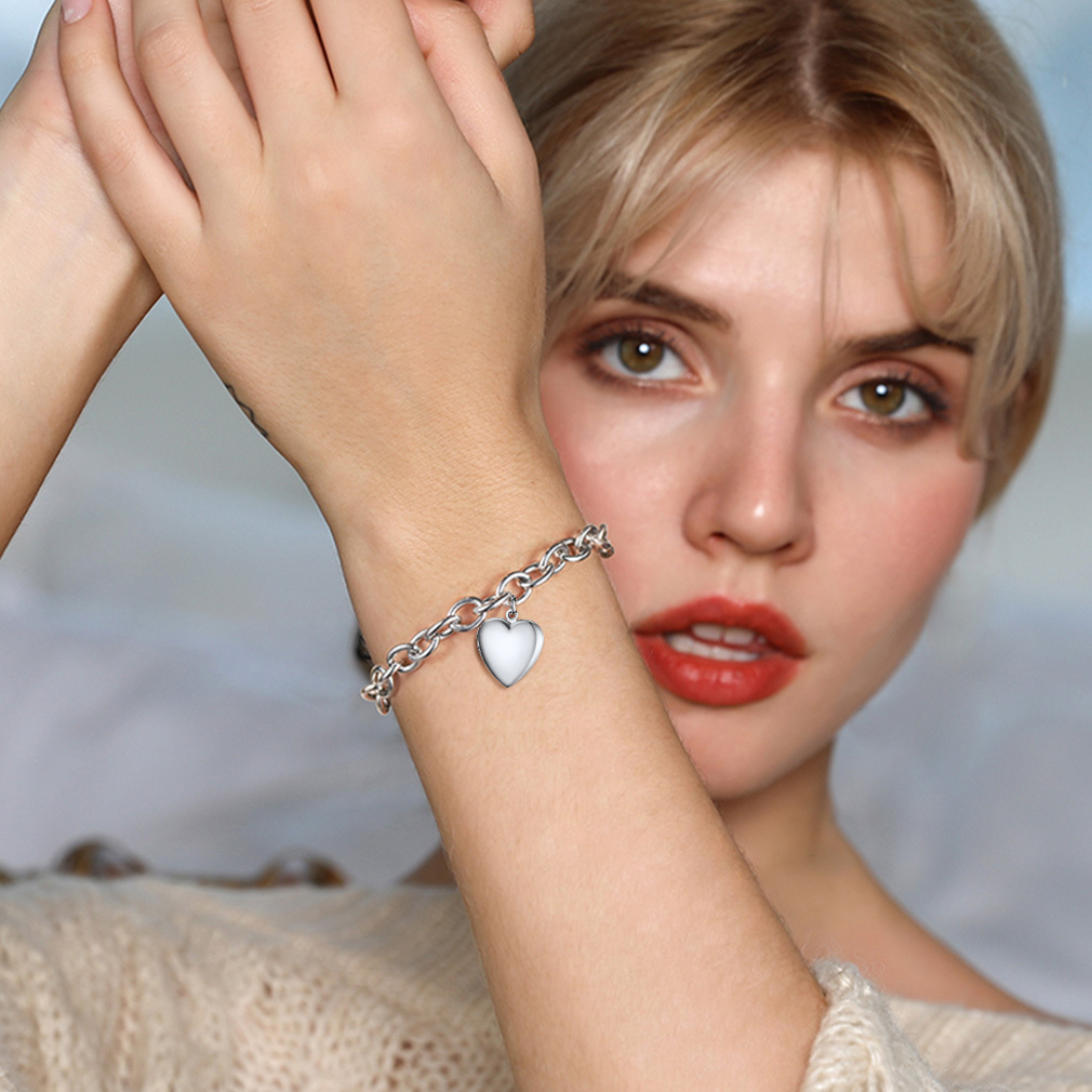  Bracelet Personnalisé avec Nom Gravé et Médaillon Photo Cœur Modèle