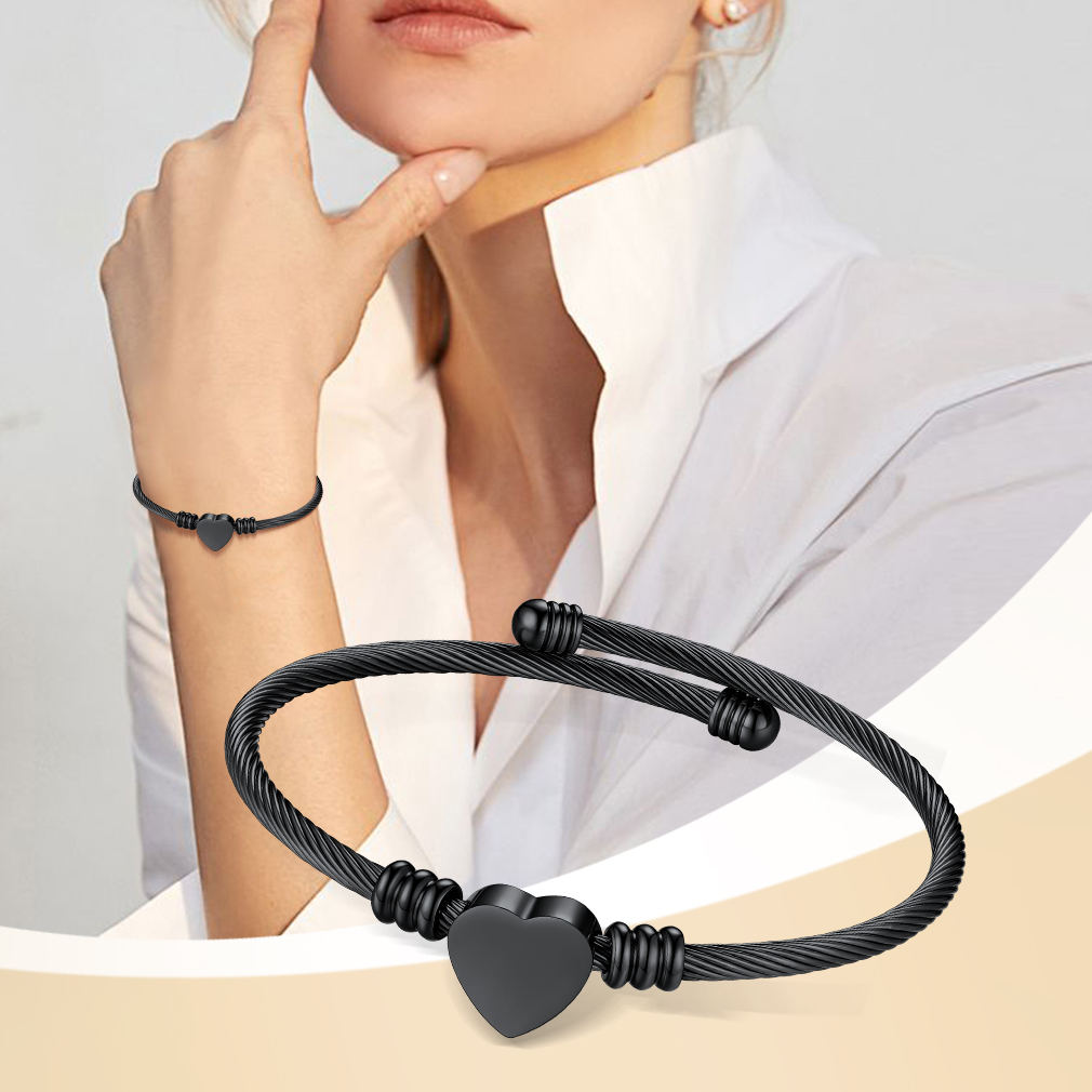 Bracelet Manchette Personnalisé avec Nom Gravé pour Femme Noir