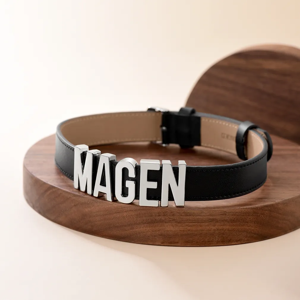 Collier Ras-de-Cou en Cuir Personnalisé pour Femmes avec Nom  Scène