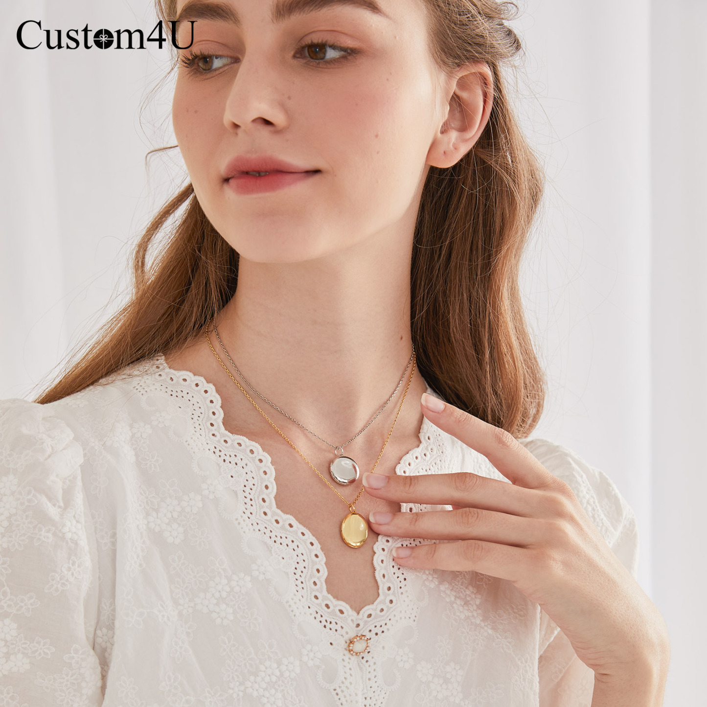 Pendentif Médaillon Ovale Personnalisé avec Photo et Bijou Souvenir Modèle 2 couleurs