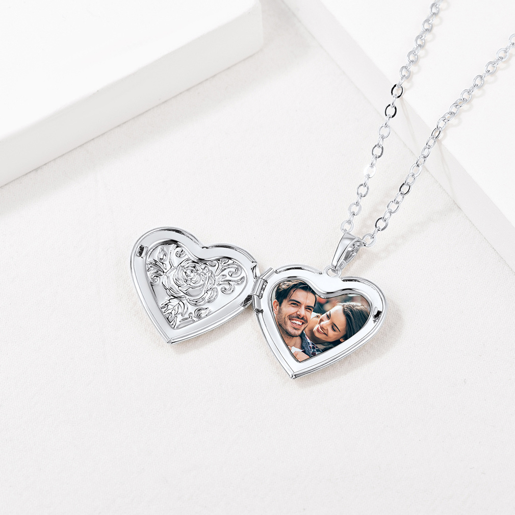 Collier Médaillon Cœur Personnalisé avec Photo