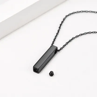 Collier Urne Personnalisé en Acier pour Cendres Noir ouvert
