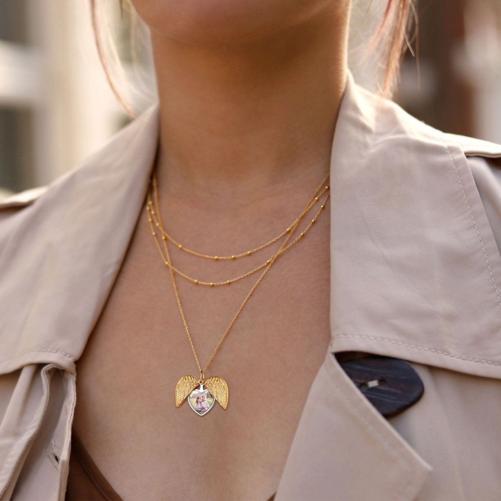 ​​Collier Médaillon Ailes d‘Ange Photo Personnalisé