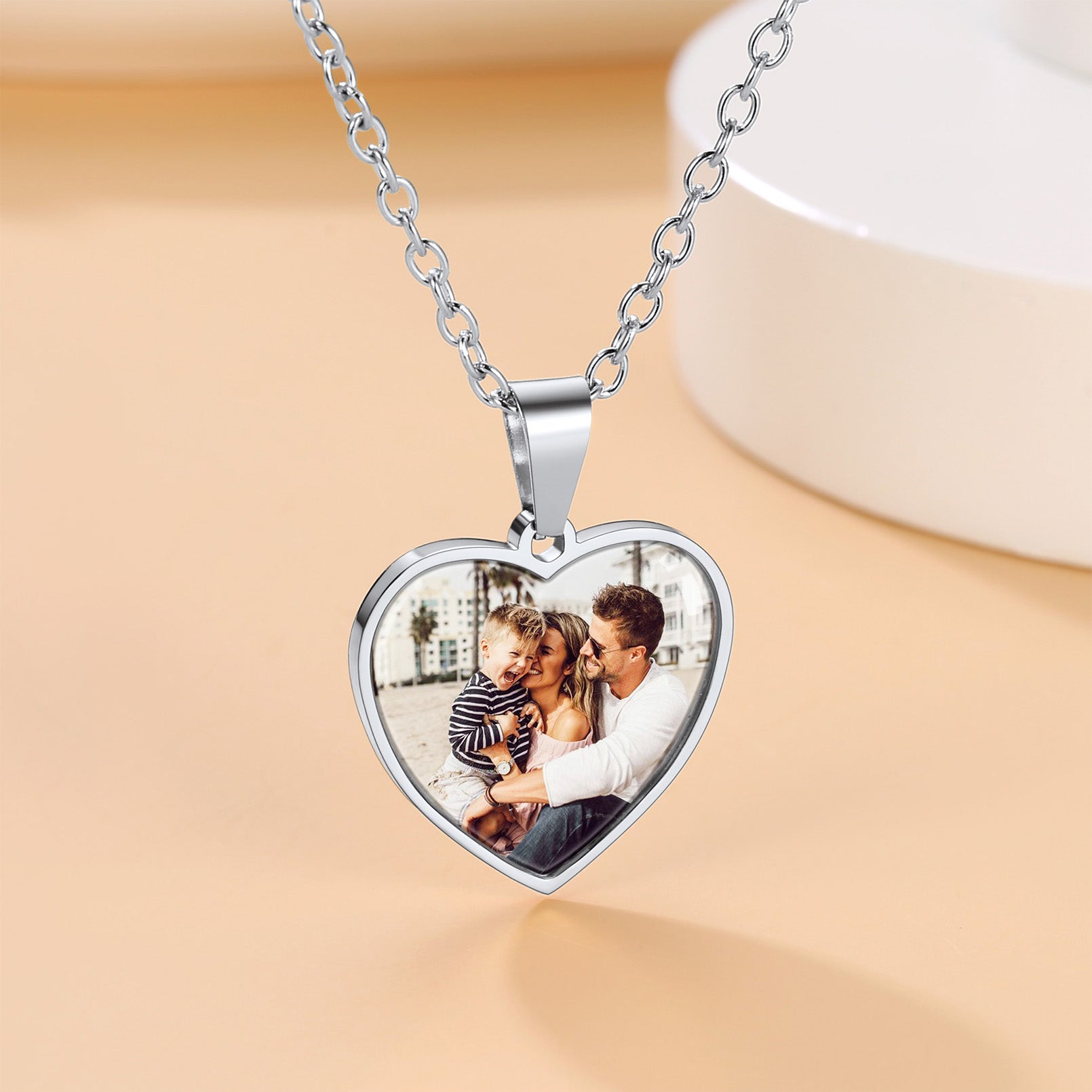 Collier Photo Personnalisé en Forme de Cœur Gravé Scène