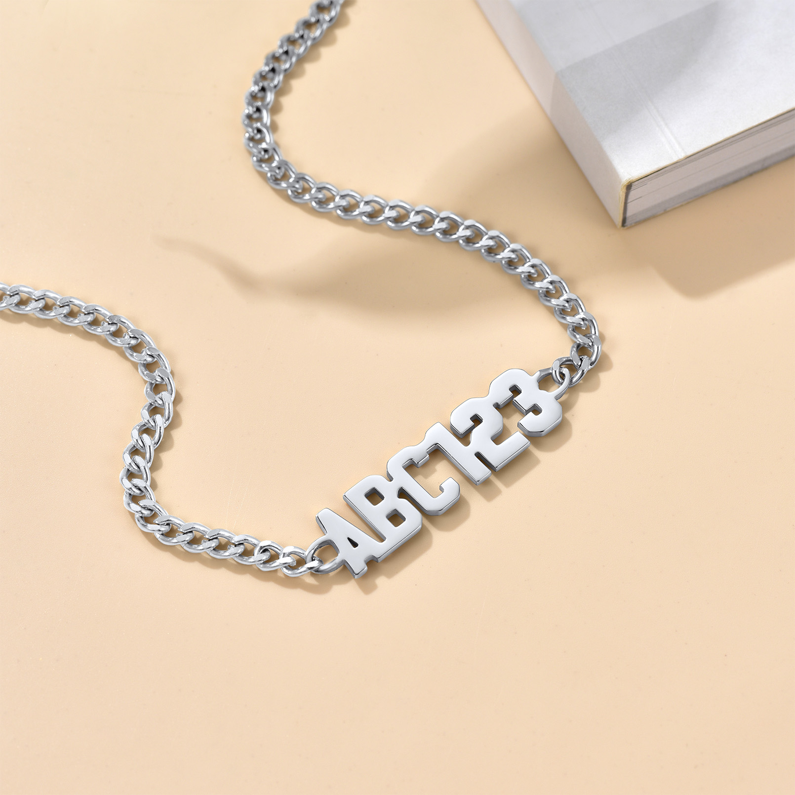 Collier Personnalisé avec Nom et Chaîne Cuban Argenté